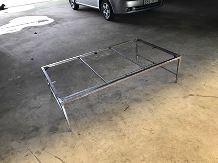 Chân bàn, ghế bằng ghê bằng sất sơn tĩnh điện